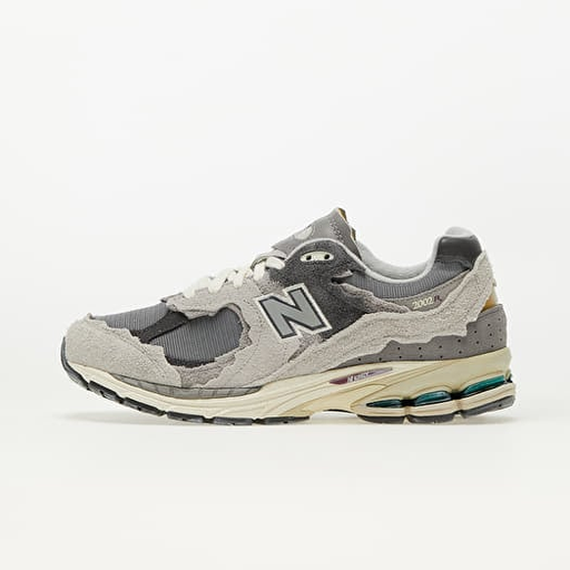 New Balance 2002R Sneakers
